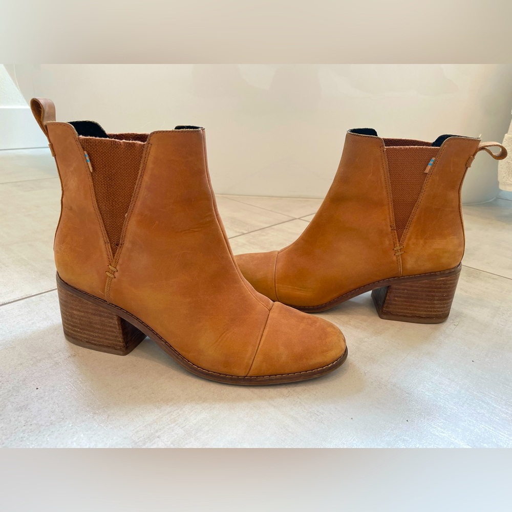 Toms boots size 10